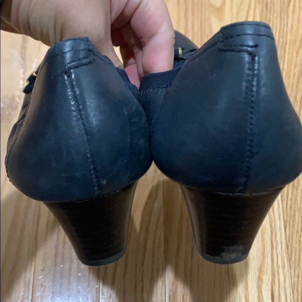 Shoes - Picture 6 of 8